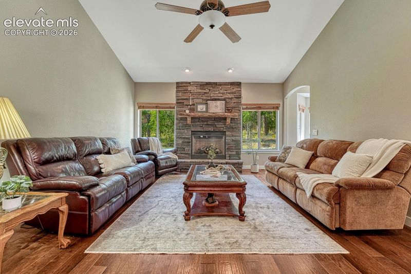 115 Hawkridge Dr, Woodland Park, CO 80863