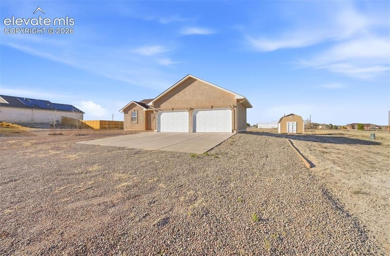1169 E Canary Dr, Pueblo, CO 81007