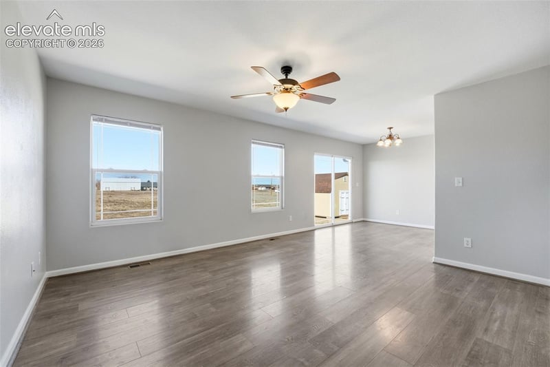 1169 E Canary Dr, Pueblo, CO 81007