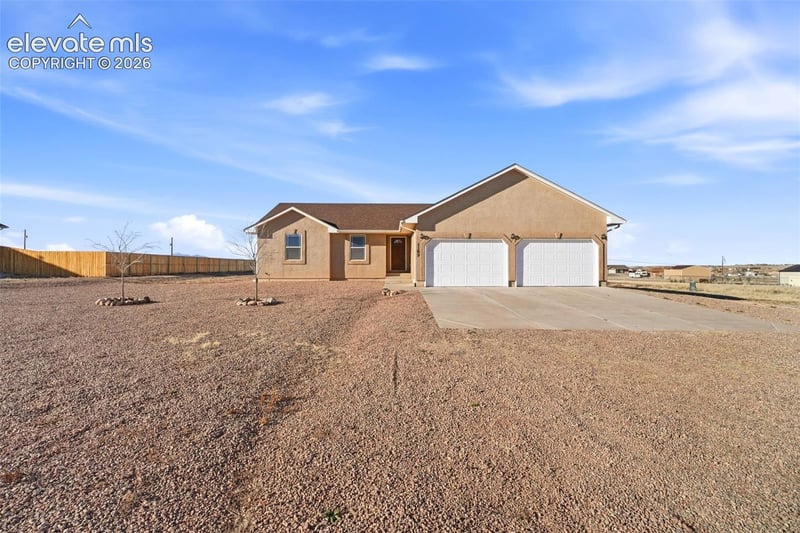 1169 E Canary Dr, Pueblo, CO 81007