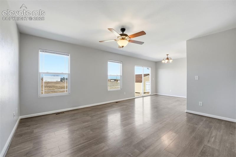 1169 E Canary Dr, Pueblo, CO 81007
