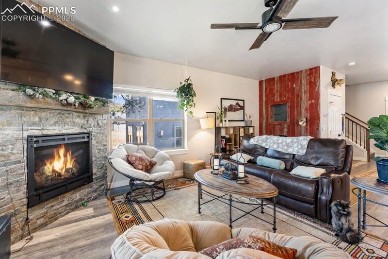 118 E Chester Ave, Woodland Park, CO 80863