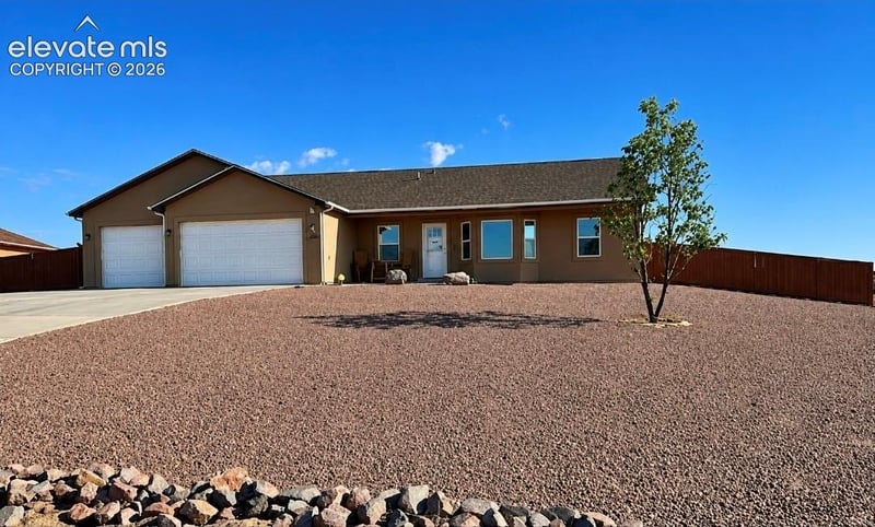 1193 E Gunpowder Ln, Pueblo, CO 81007