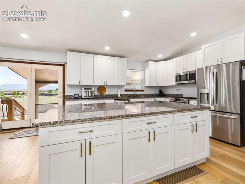 1195 S Los Charros Dr, Pueblo, CO 81007