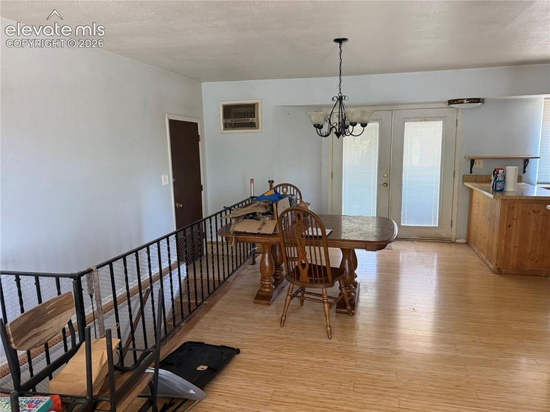 1221 Hathaway Dr, Colorado Springs, CO 80915