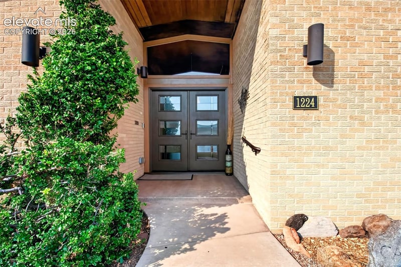 1224 E High Point Ln, Colorado Springs, CO 80904