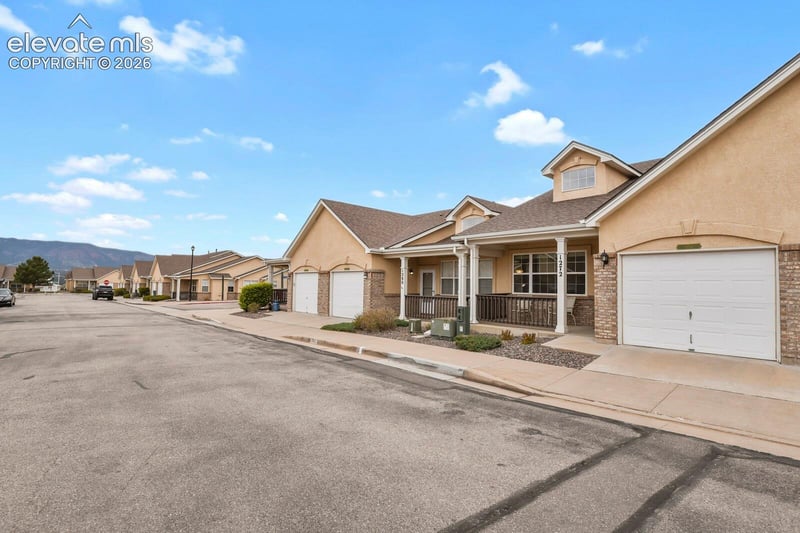 1272 Paula Cir, Monument, CO 80132