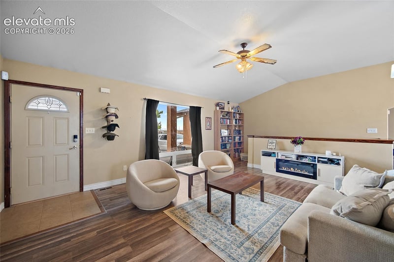 1277 N Sandstone Ln, Pueblo, CO 81007