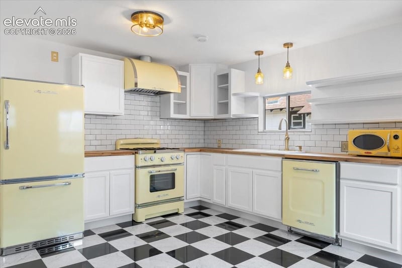 129 Ruxton Ave, Manitou Springs, CO 80829