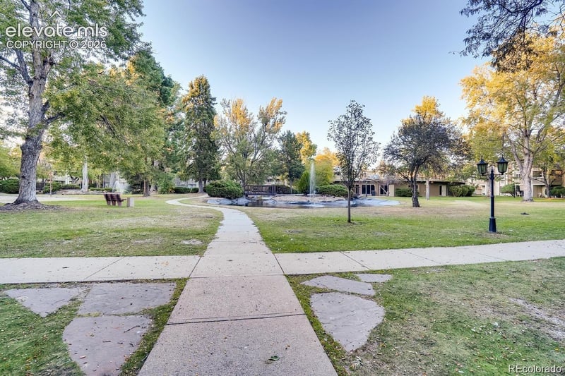1306 S Parker Rd #162, Denver, CO 80231