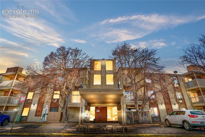 1306 S Parker Rd #162, Denver, CO 80231