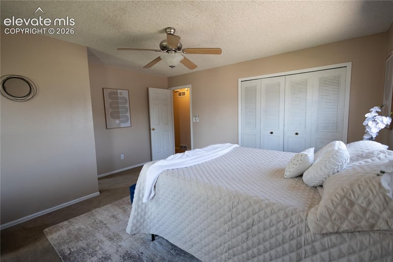 1309 Kingsroyal Blvd, Pueblo, CO 81005