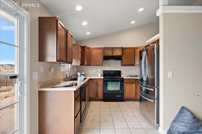 1313 N Blue Lake Ln, Pueblo, CO 81007