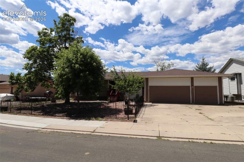 1330 Friendship Ln, Colorado Springs, CO 80904