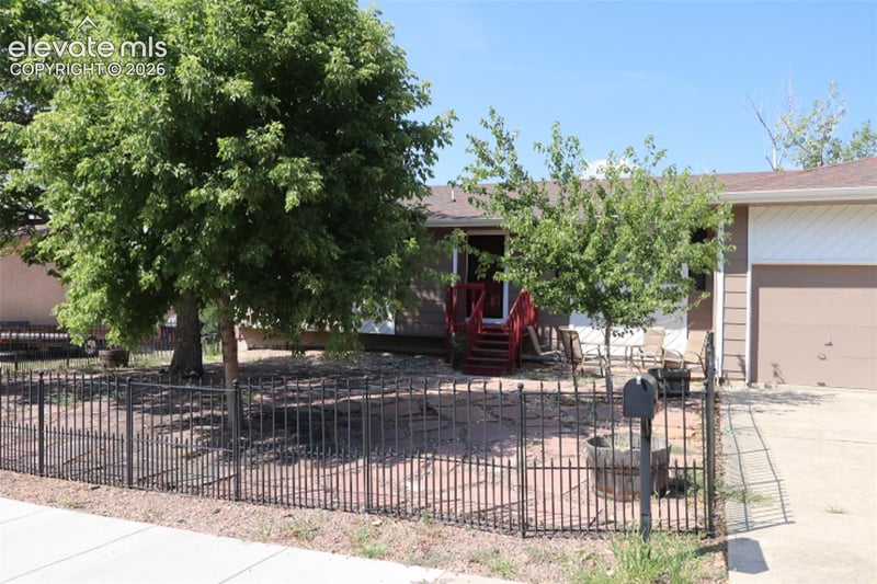 1330 Friendship Ln, Colorado Springs, CO 80904