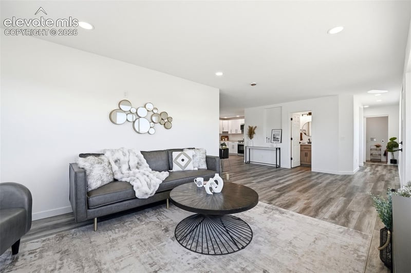 1361 S Tonalea Dr, Pueblo, CO 81007