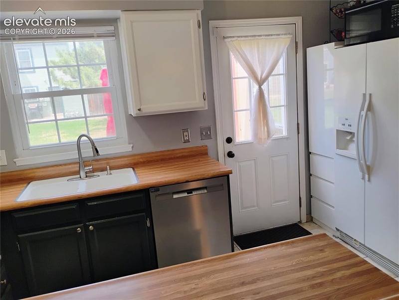14232 E Hawaii Cir #A, Aurora, CO 80012