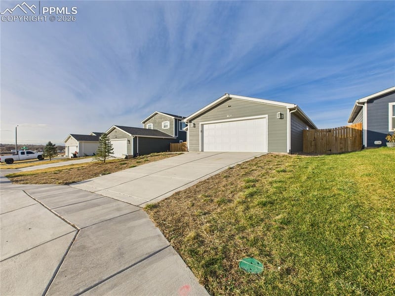 1424 Rivers Run Ave, Pueblo, CO 81001