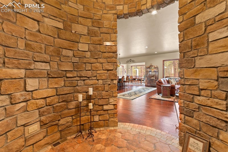 1429 Gore Cir, Larkspur, CO 80118