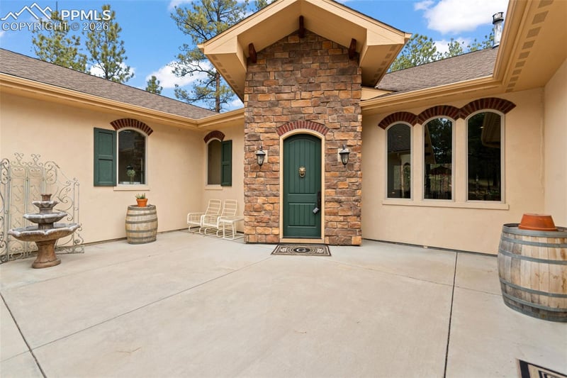 1429 Gore Cir, Larkspur, CO 80118