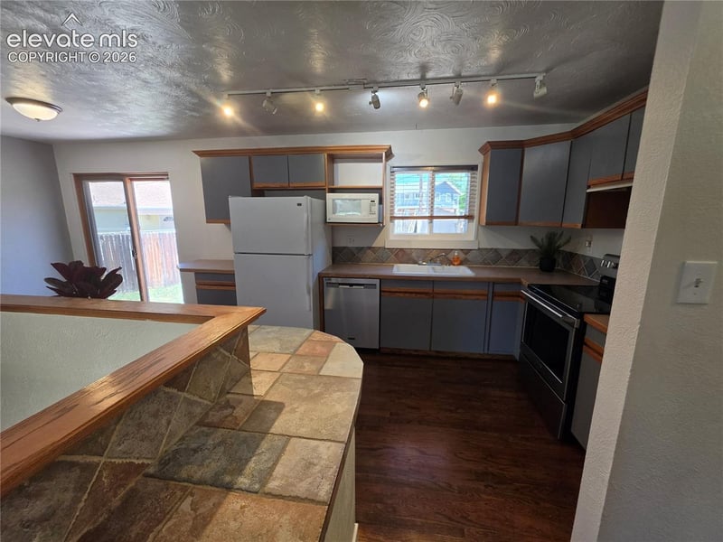1431 Northview Dr, Colorado Springs, CO 80909