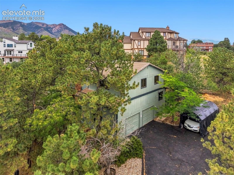 1440 Oak Hills Dr, Colorado Springs, CO 80919