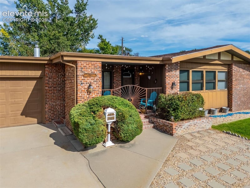 1518 Lexington Rd, Pueblo, CO 81001