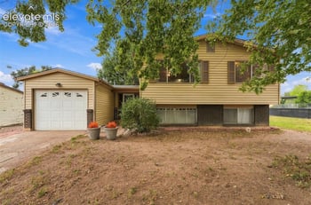 1520 River Dr, Fountain, CO 80817