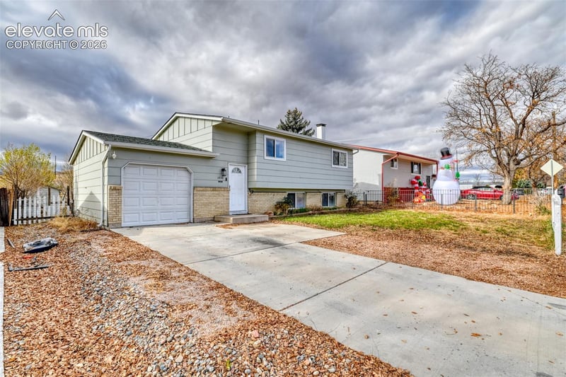 1530 Leigh Ln, Fountain, CO 80817
