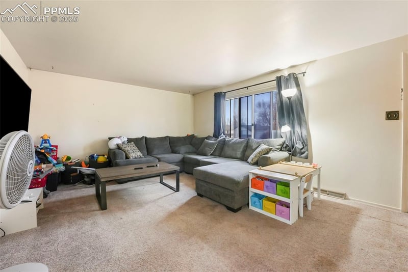 155 S Brentwood Dr, Colorado Springs, CO 80910
