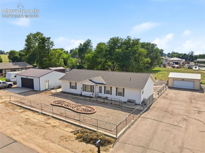 1581 Center Ln, Pueblo, CO 81006