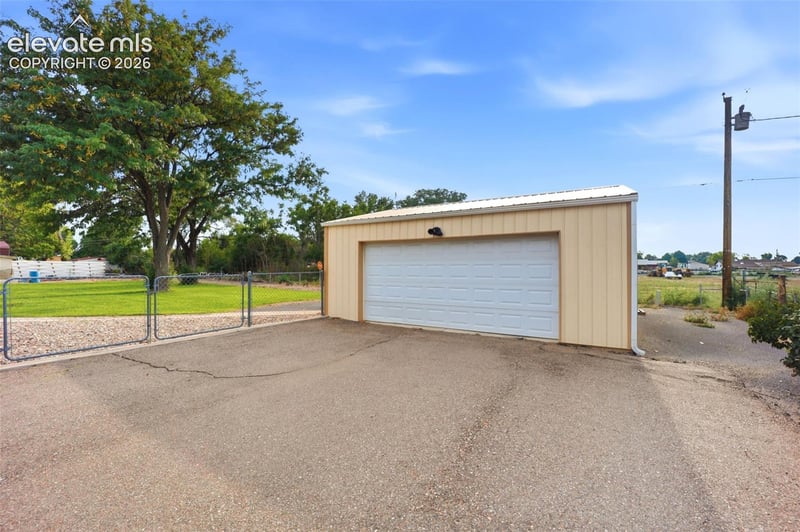 1581 Center Ln, Pueblo, CO 81006