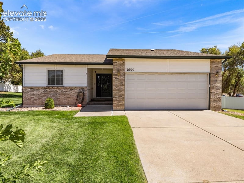 1600 Horseshoe Pl, Pueblo, CO 81001