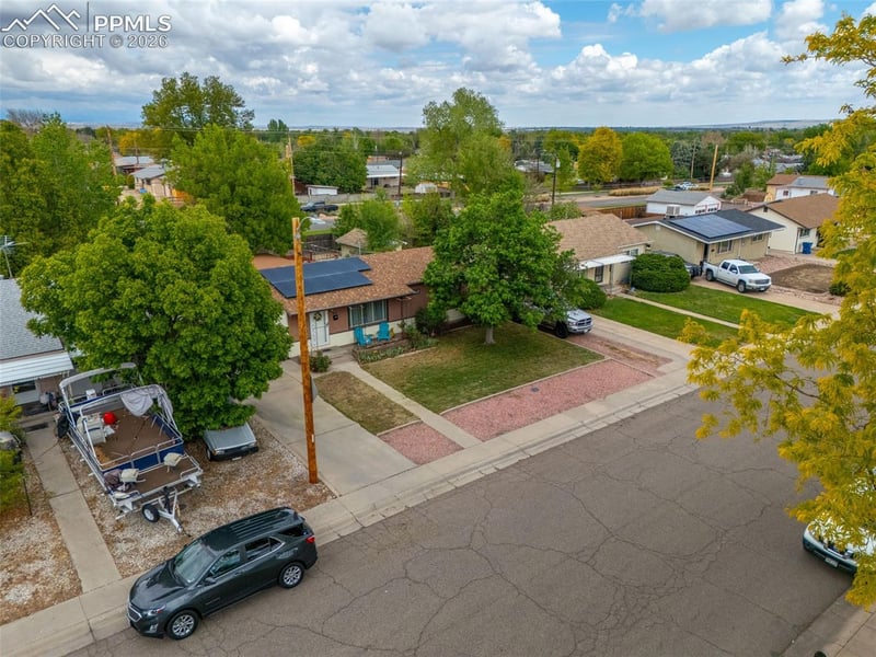 1615 Englewood Dr, Pueblo, CO 81005