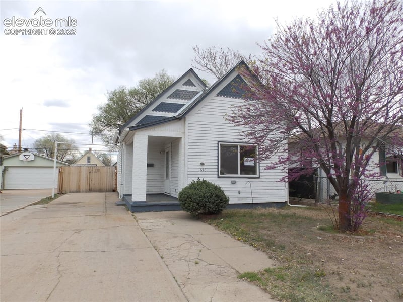 1616 Cypress St, Pueblo, CO 81004