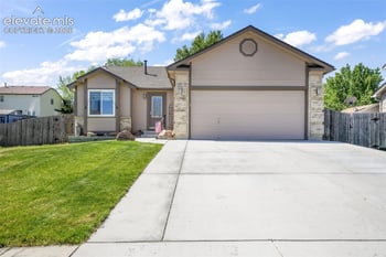 1643 S Canoe Creek Dr, Colorado Springs, CO 80906