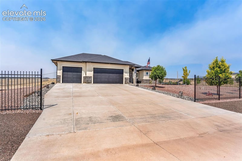 1673 N Calle Rosa Dr, Pueblo West, CO 81007