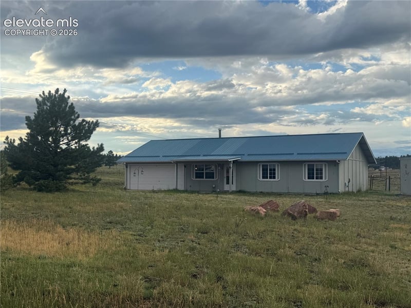 17 Garfield Cir, Florissant, CO 80816