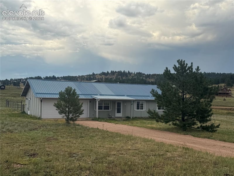 17 Garfield Cir, Florissant, CO 80816