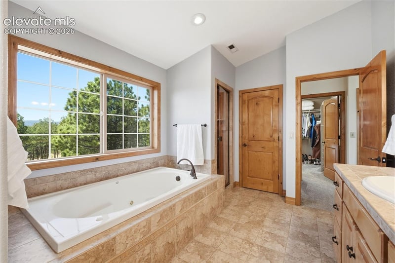 17255 Lamplight Dr, Monument, CO 80132