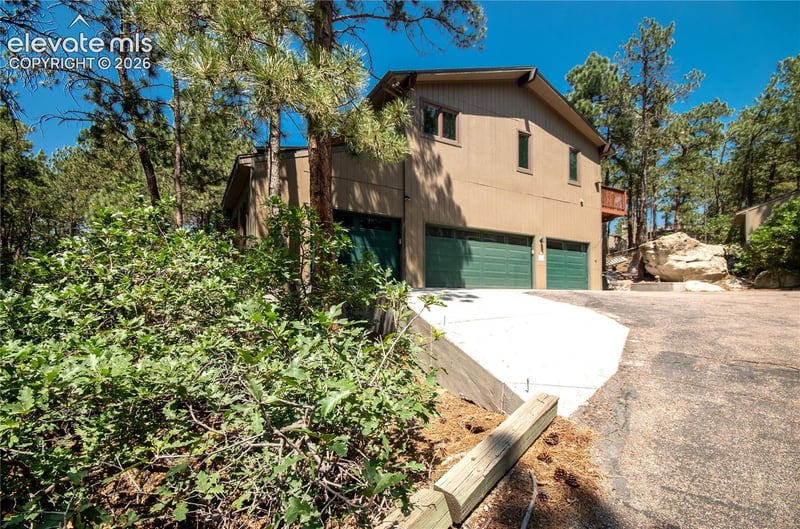 17360 E Caribou Dr, Monument, CO 80132