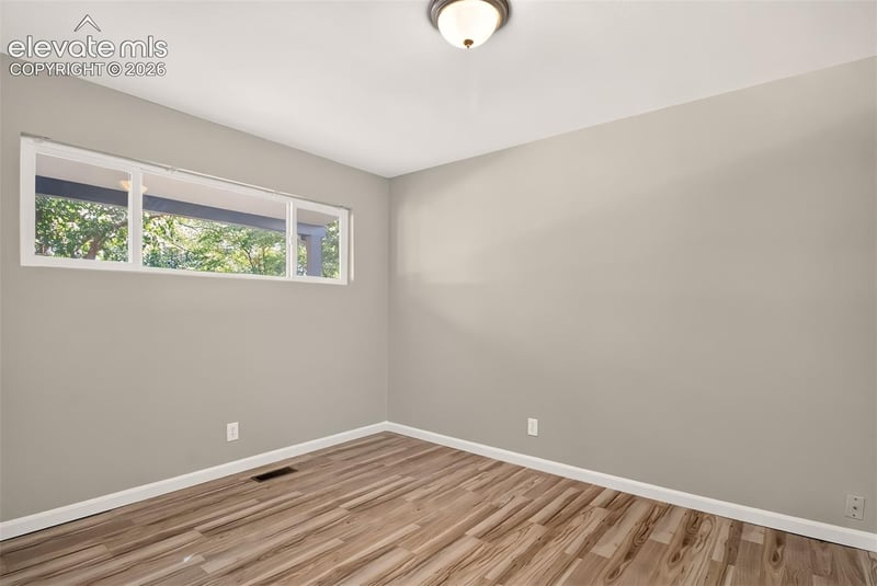 18 Hayes Dr, Colorado Springs, CO 80911
