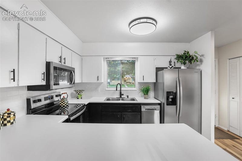 1818 Maplewood Dr, Pueblo, CO 81005