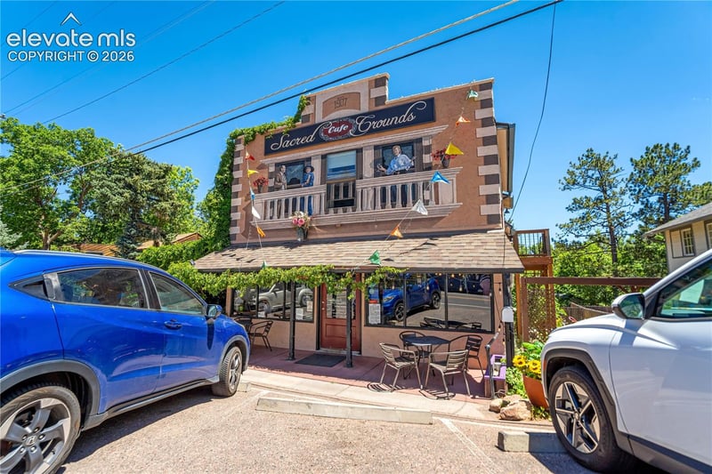 1823 Cheyenne Blvd, Colorado Springs, CO 80906