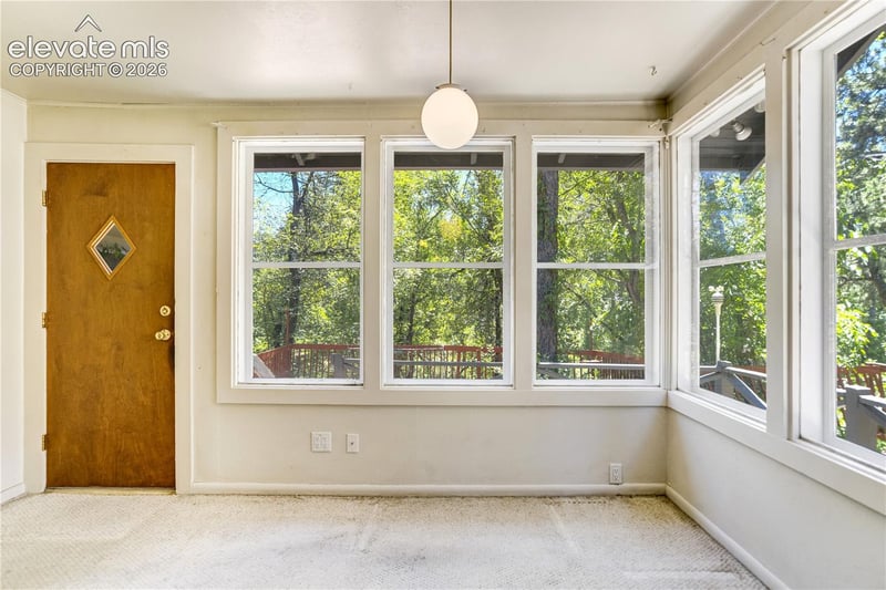 1823 Cheyenne Blvd, Colorado Springs, CO 80906