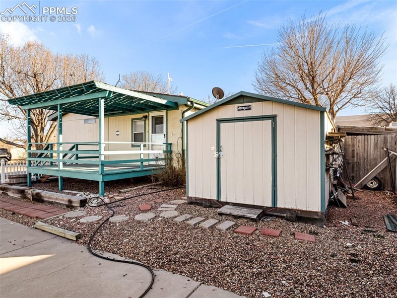183 E Birch Hills Dr, Pueblo, CO 81007