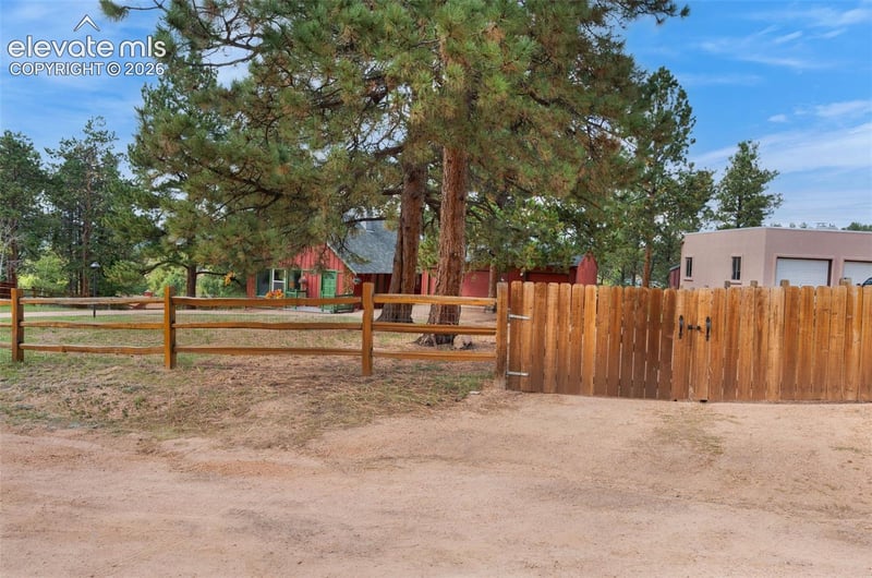 1850 Navajo Trl, Woodland Park, CO 80863