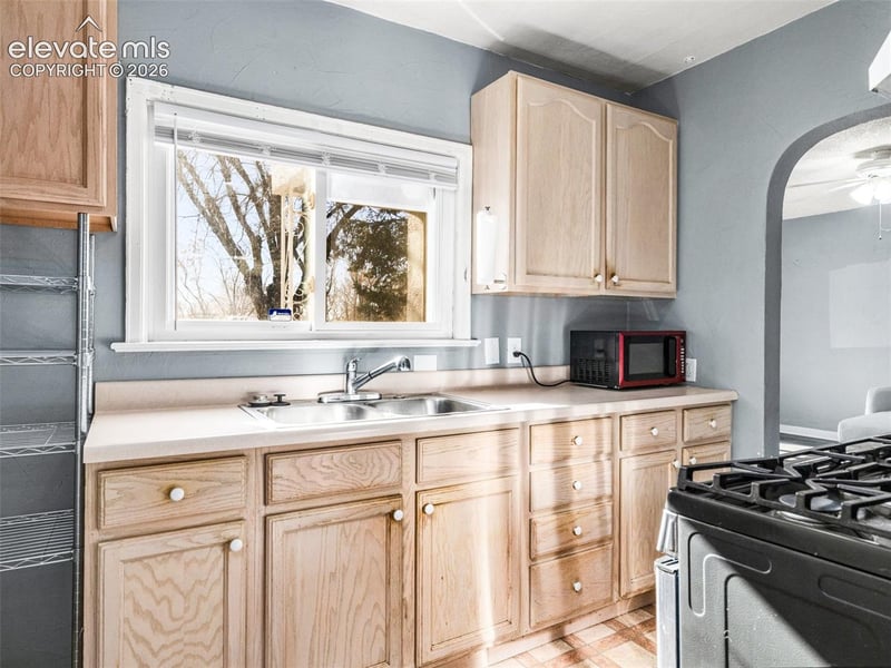 1905 E 8th St, Pueblo, CO 81001