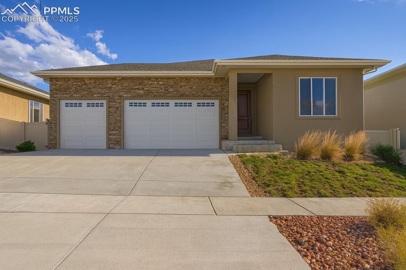 1914 Cuchara Dr, Pueblo, CO 81001