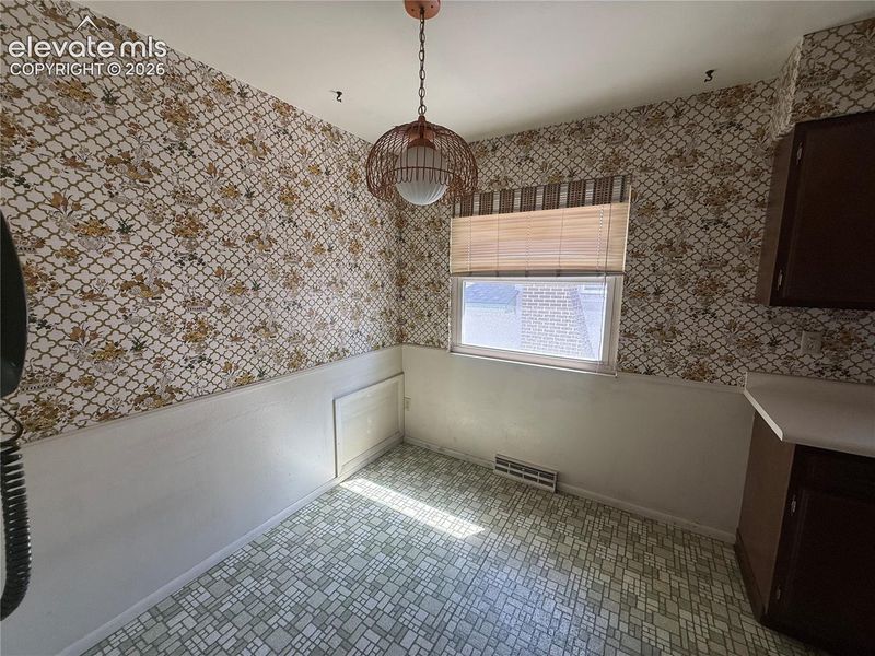 1928 Sussex Ln, Colorado Springs, CO 80909